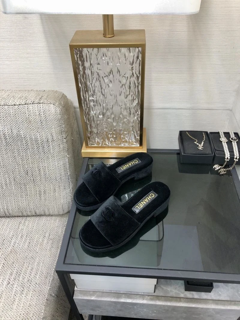 Chanel Slippers FreshLook 17589