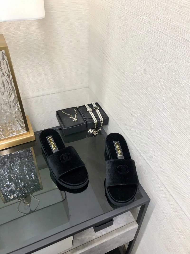 Chanel Slippers FreshLook 17589