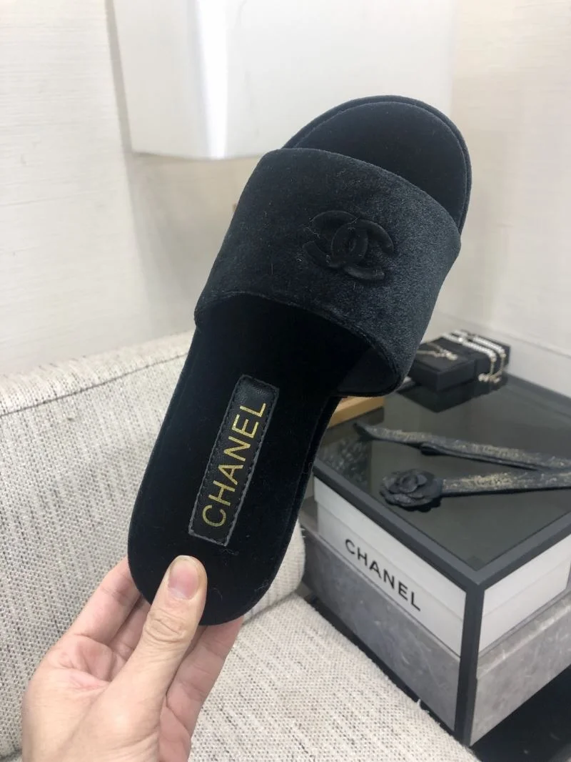 Chanel Slippers FreshLook 17589