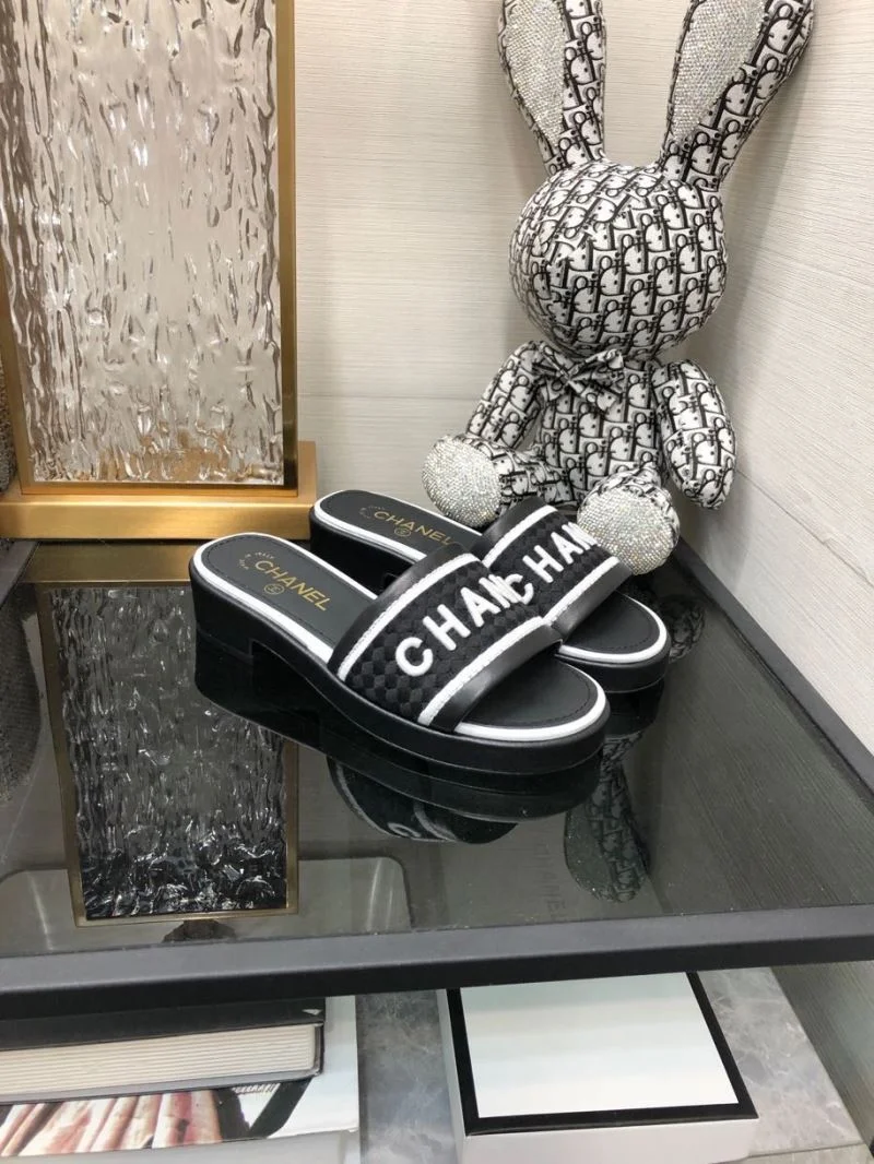 Chanel Slippers Classic 17532