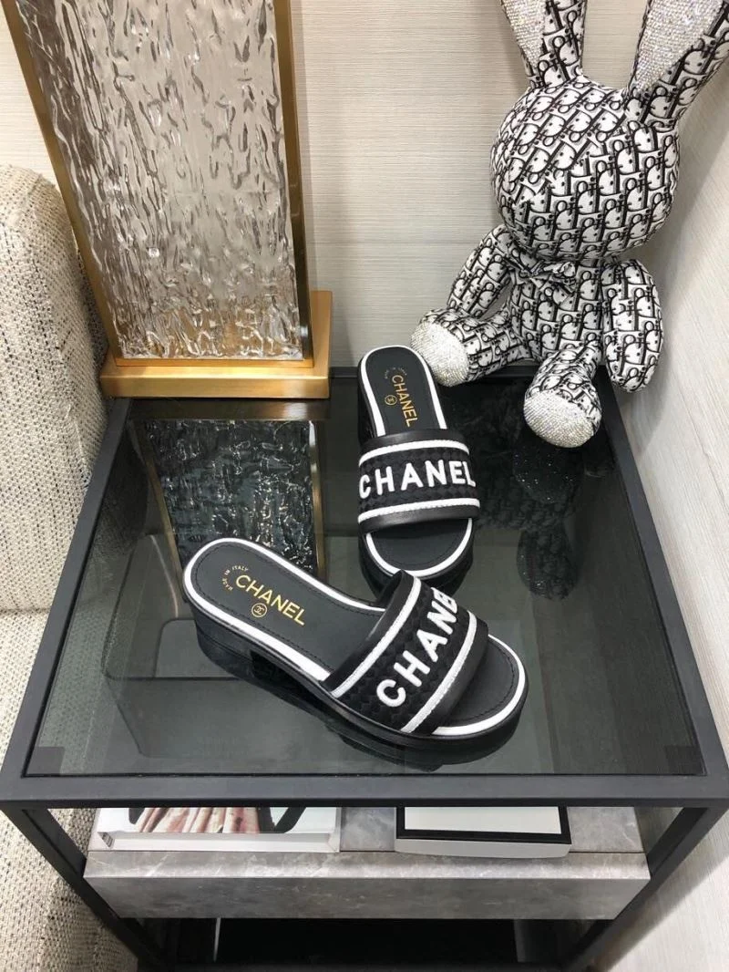 Chanel Slippers Classic 17532