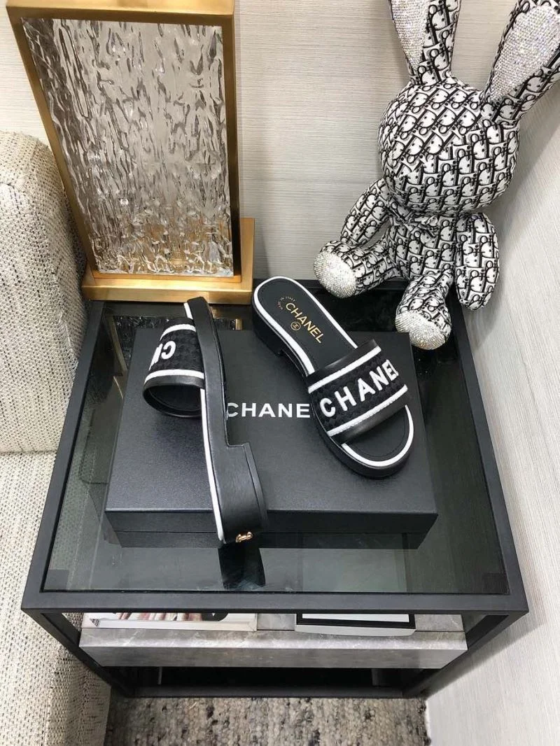 Chanel Slippers Classic 17532