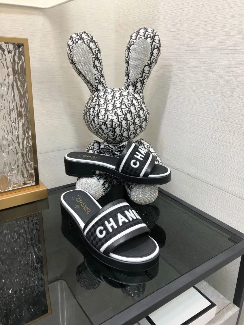 Chanel Slippers Classic 17532