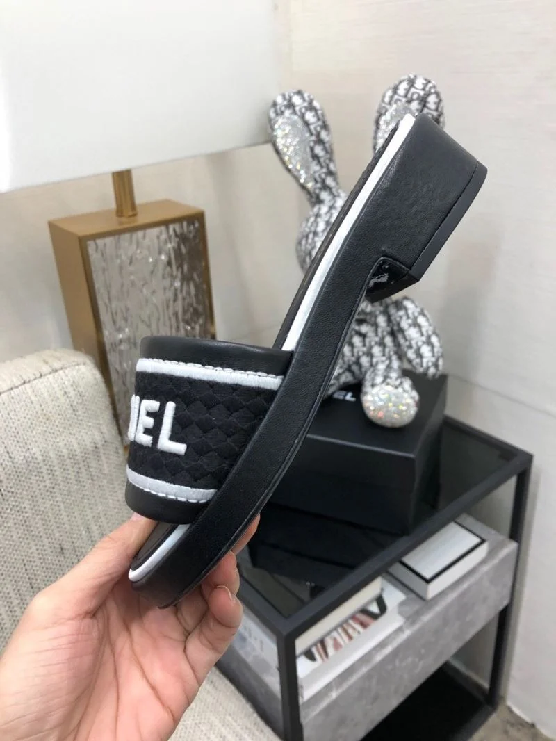 Chanel Slippers Classic 17532