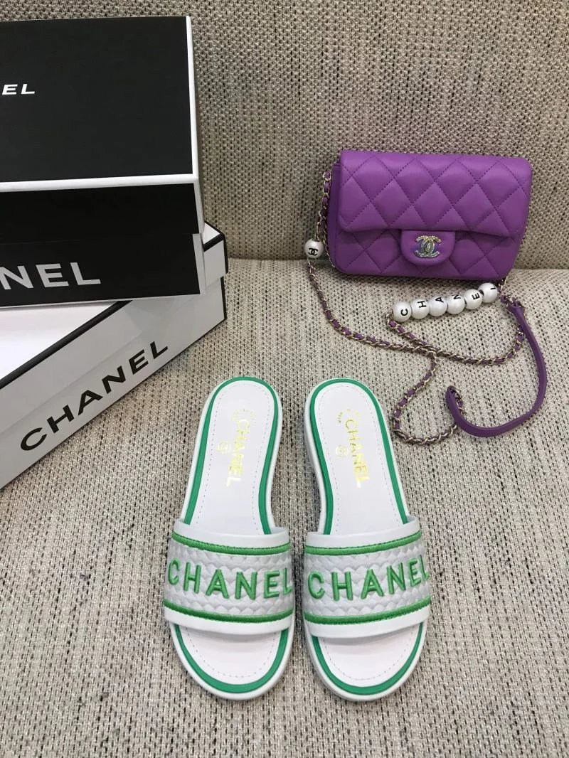 Chanel Slippers Elegant 17529