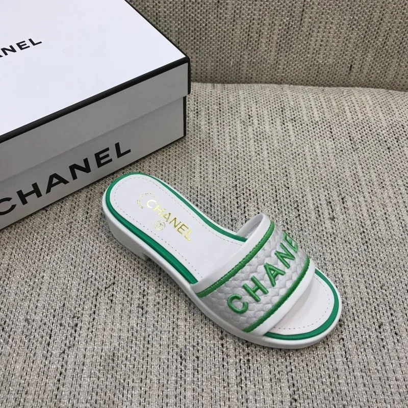 Chanel Slippers Elegant 17529
