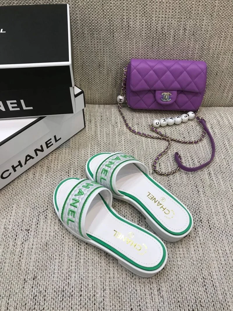Chanel Slippers Elegant 17529