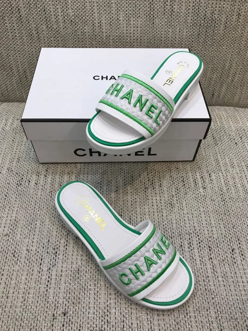 Chanel Slippers Elegant 17529