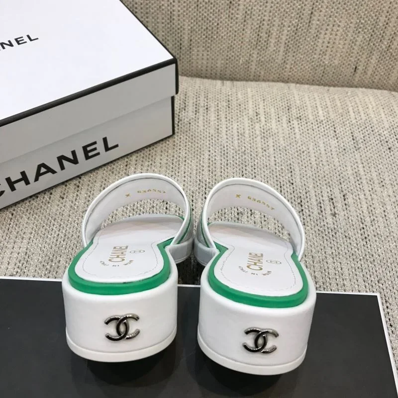 Chanel Slippers Elegant 17529