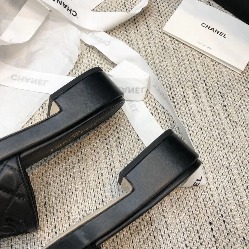 Chanel Slippers Chic 17536