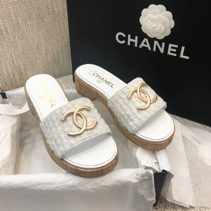 TechFriendly Chanel Slippers 17516