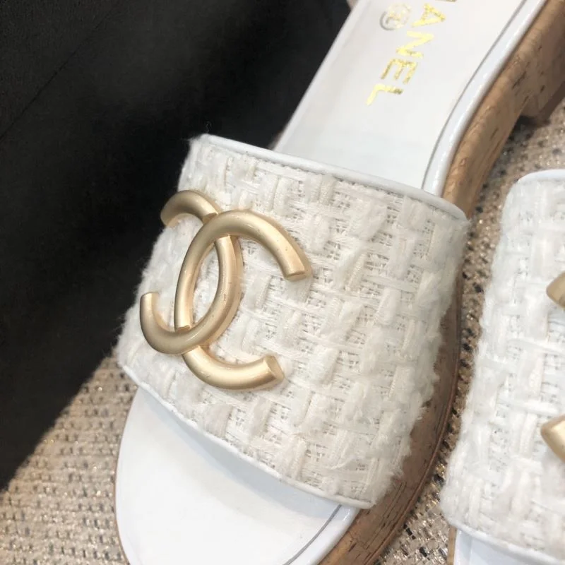 TechFriendly Chanel Slippers 17516