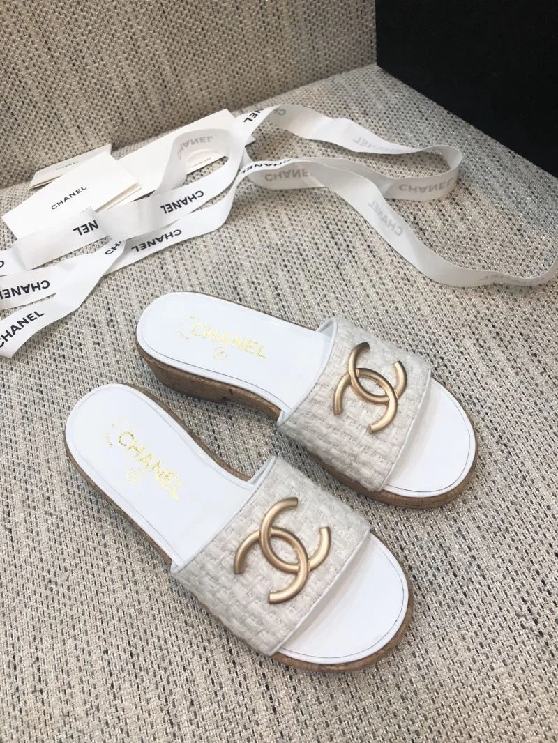 TechFriendly Chanel Slippers 17516