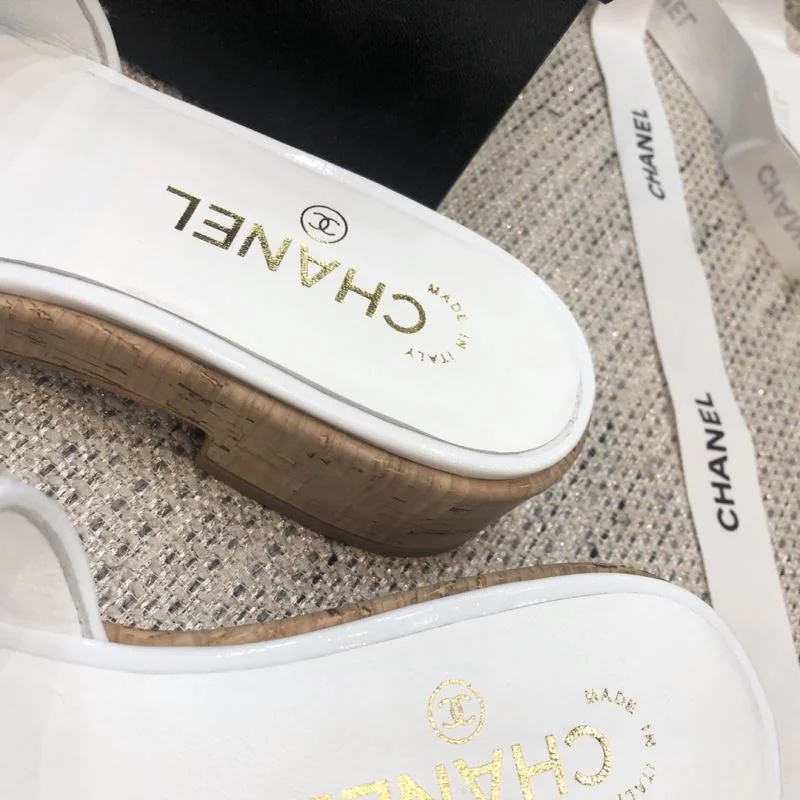 TechFriendly Chanel Slippers 17516