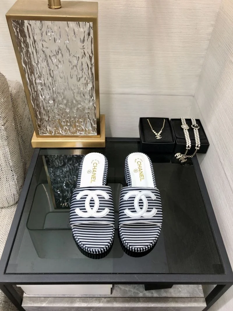 Chanel Slippers MultiPurpose 17579