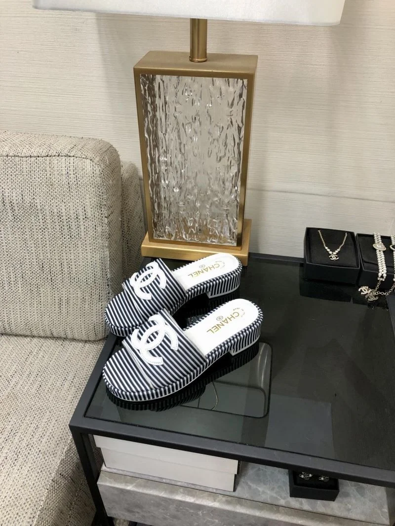 Chanel Slippers MultiPurpose 17579
