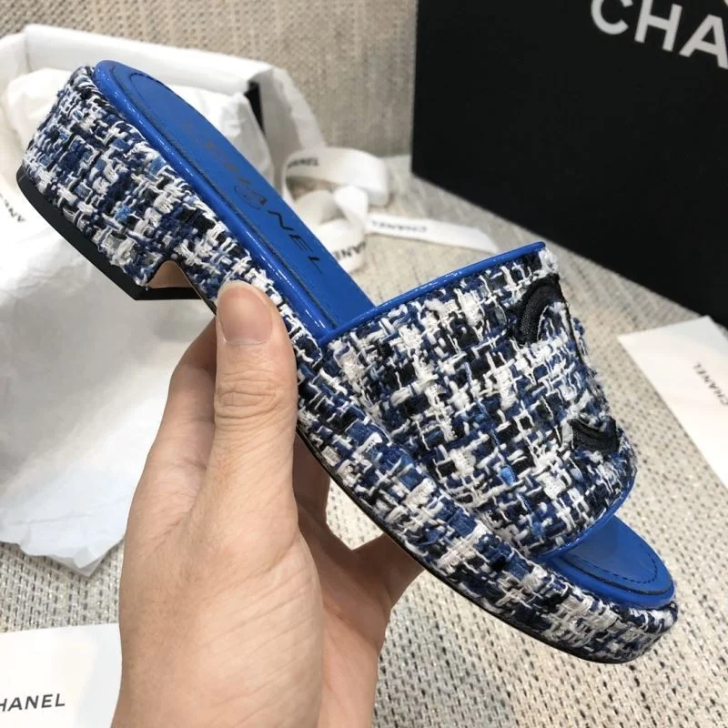 Effortless Chanel Slippers 17509