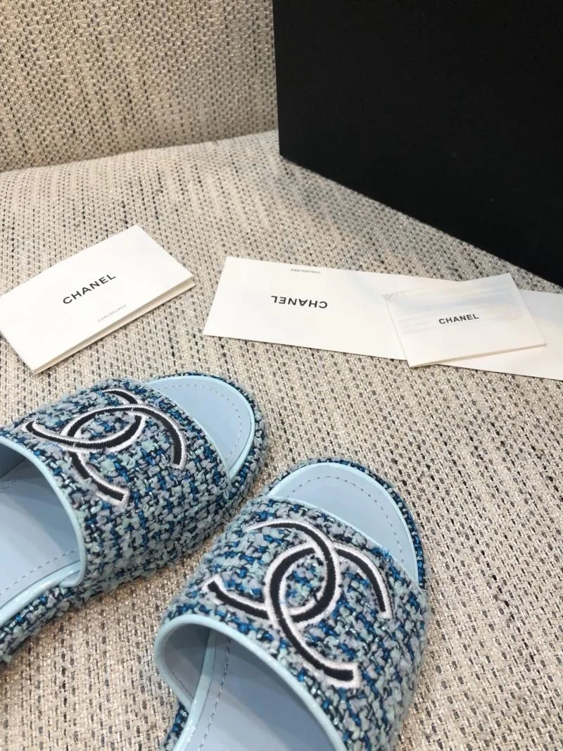Chanel Slippers Bold 17528