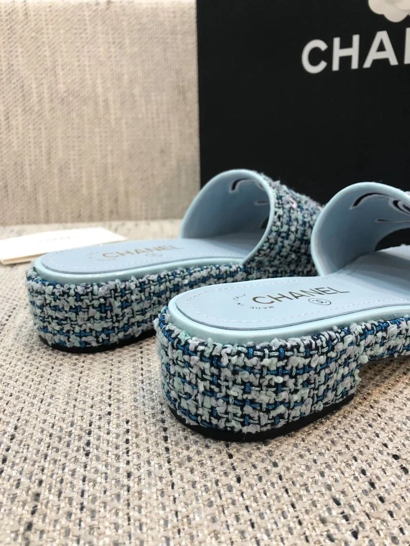 Chanel Slippers Bold 17528