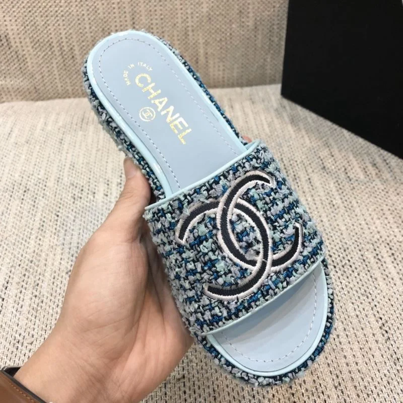 Chanel Slippers Bold 17528