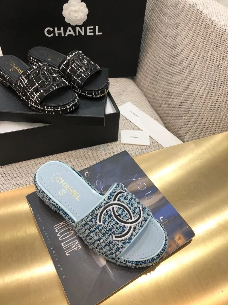 Chanel Slippers Bold 17528