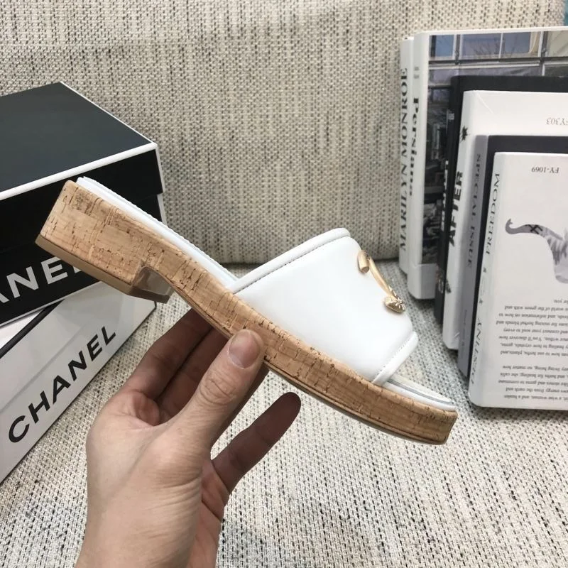 Effortless Chanel Slippers 17507