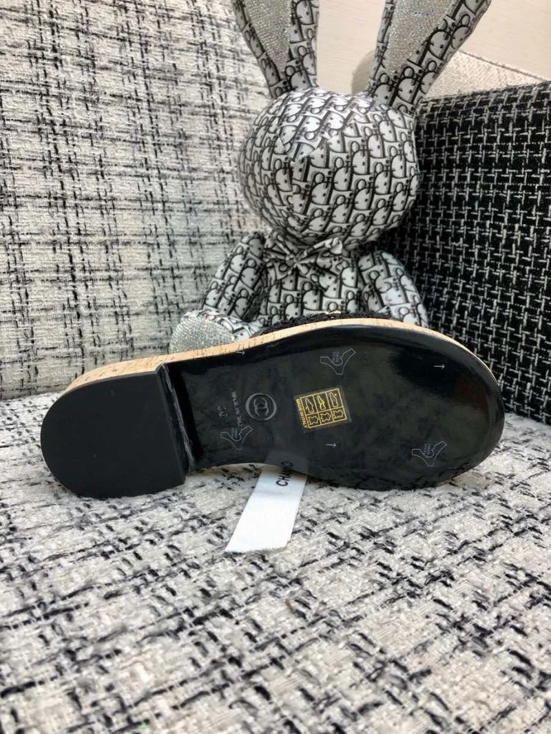 Functional Chanel Slippers 17498
