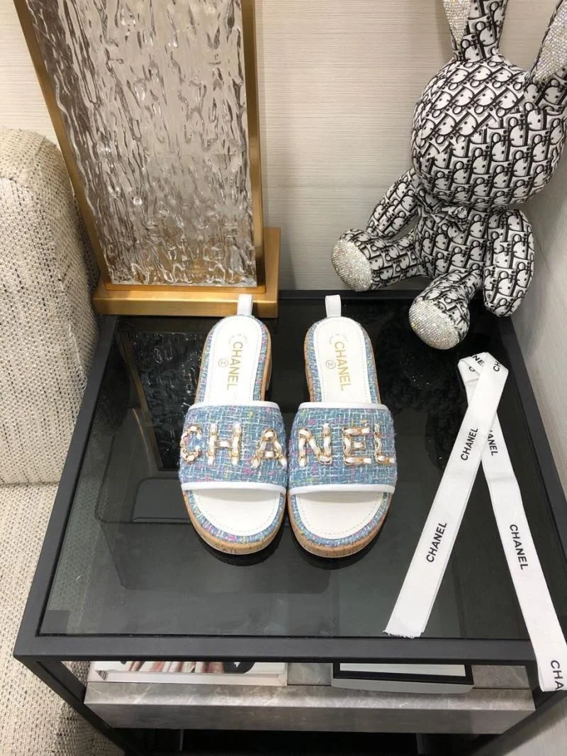 Stylish Chanel Slippers 17544