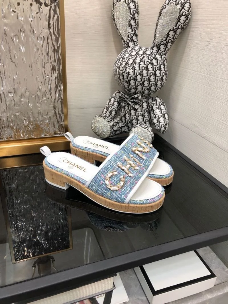 Stylish Chanel Slippers 17544