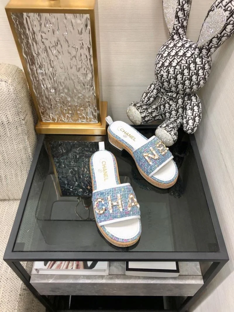 Stylish Chanel Slippers 17544