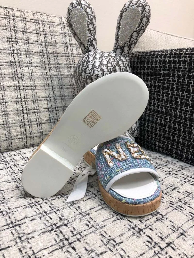 Stylish Chanel Slippers 17544