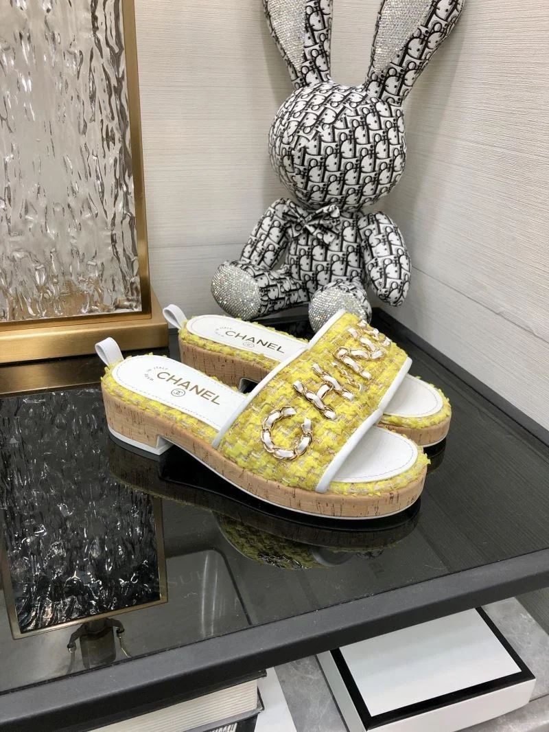 Chic Chanel Slippers 17466