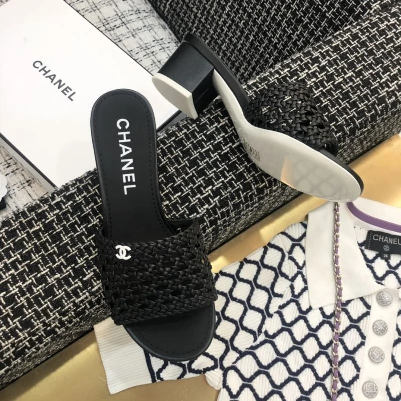 Contemporary Chanel Slippers 17476