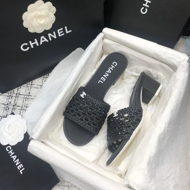 Contemporary Chanel Slippers 17476