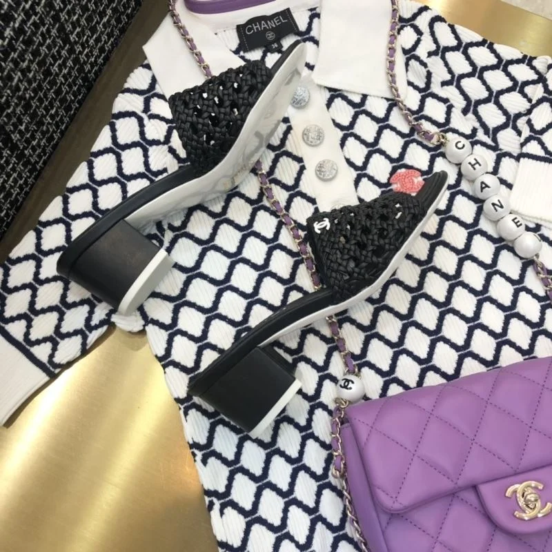 Contemporary Chanel Slippers 17476
