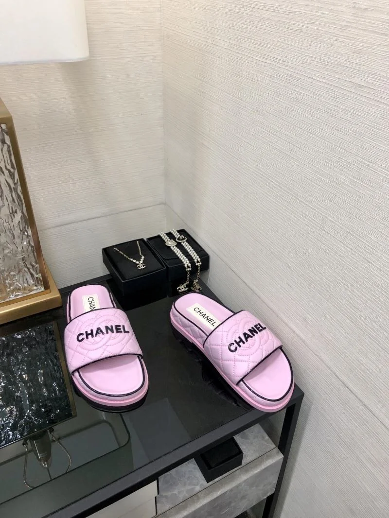 EyeCatching Chanel Slippers 17426
