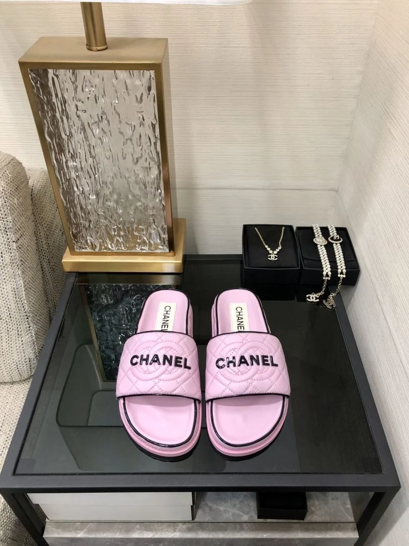 EyeCatching Chanel Slippers 17426