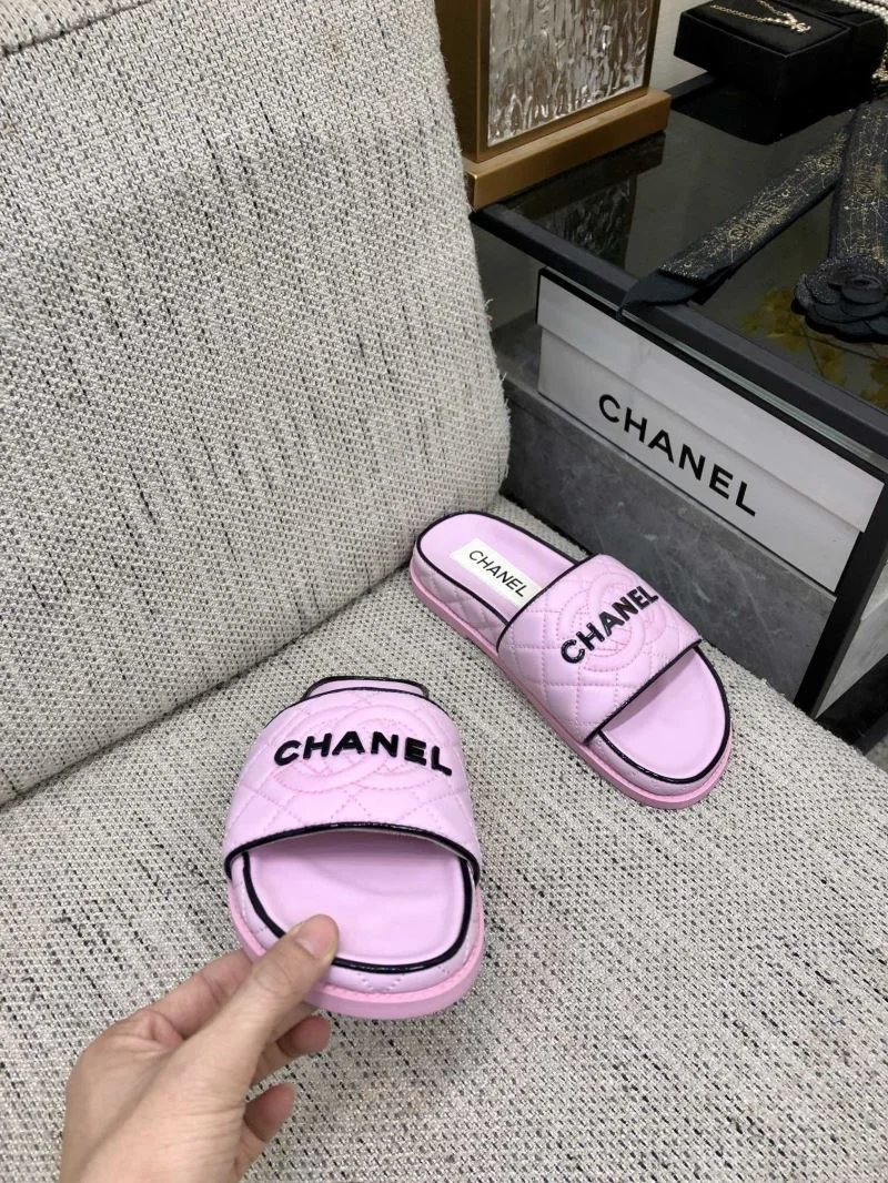 EyeCatching Chanel Slippers 17426