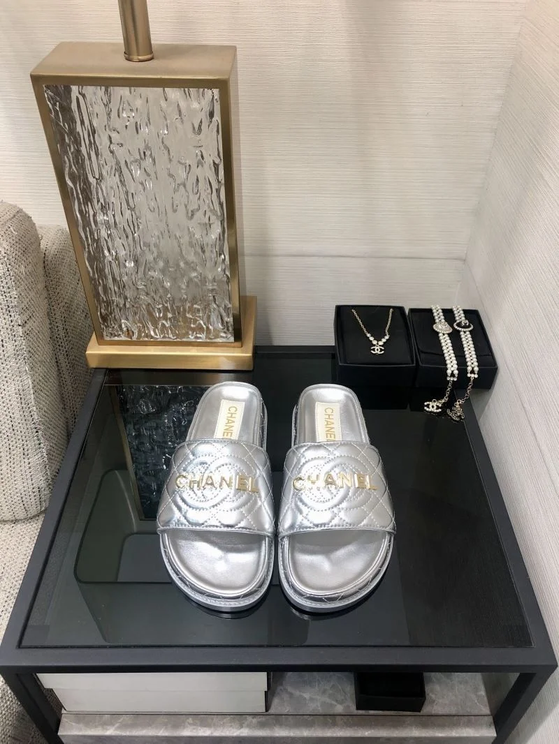 Refined Chanel Slippers 17433