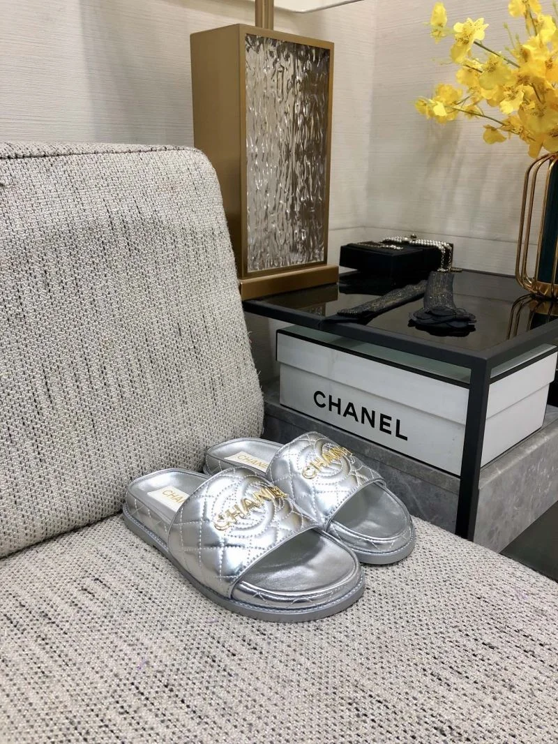 Refined Chanel Slippers 17433