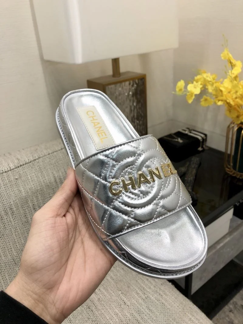 Refined Chanel Slippers 17433