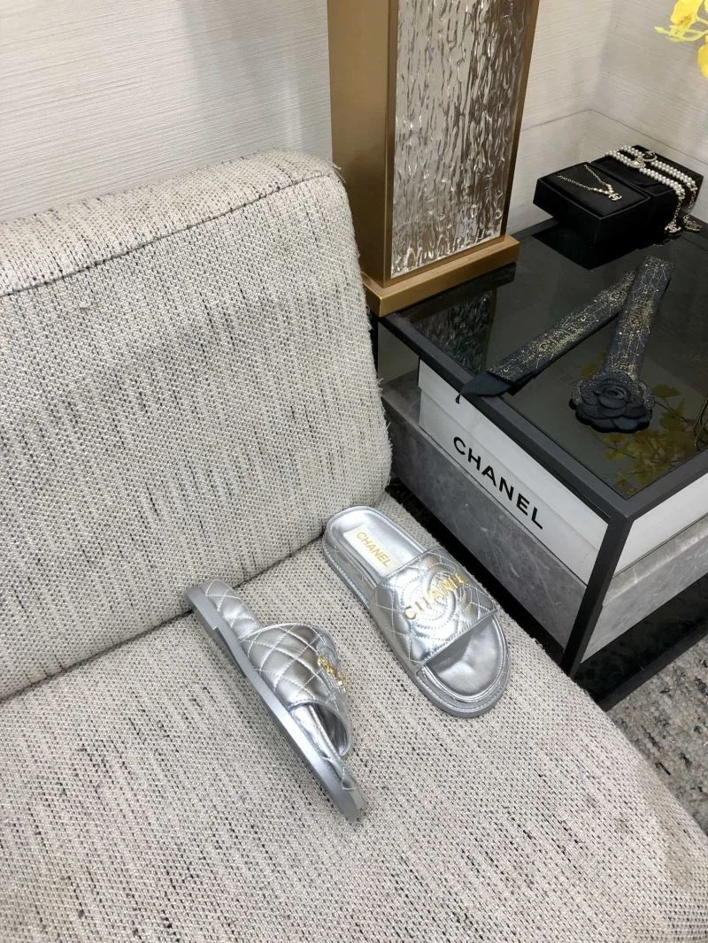 Refined Chanel Slippers 17433