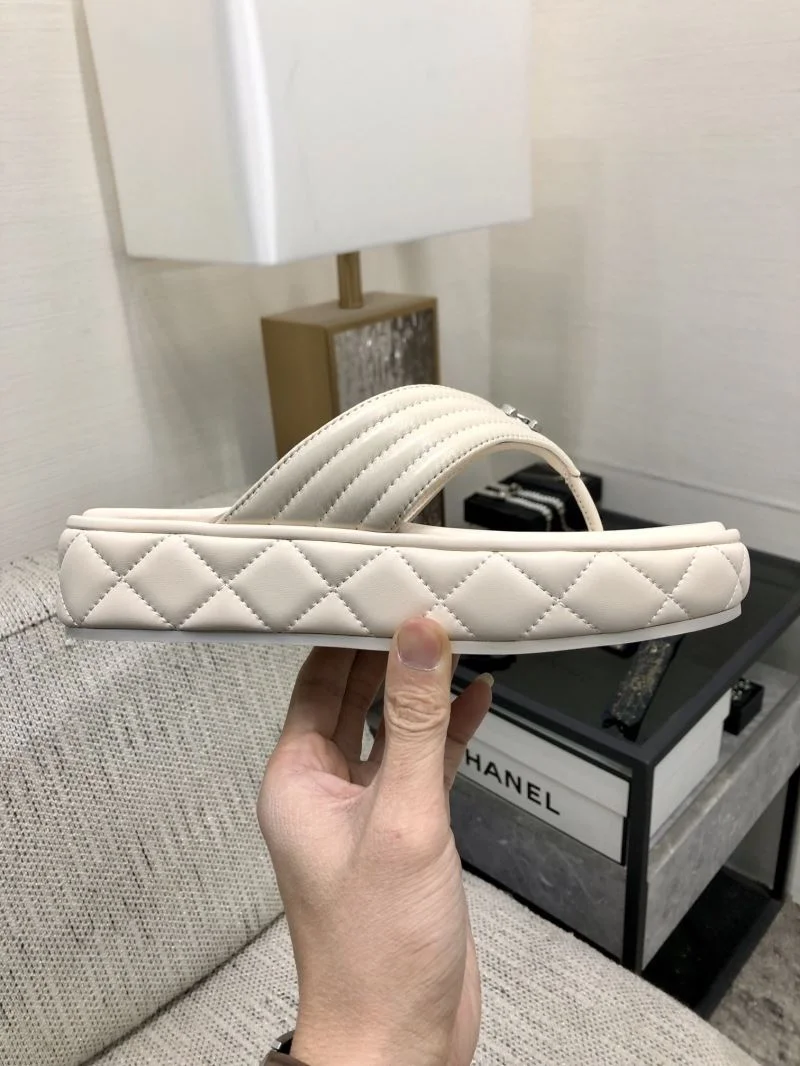 Chanel Slippers Snug 17440