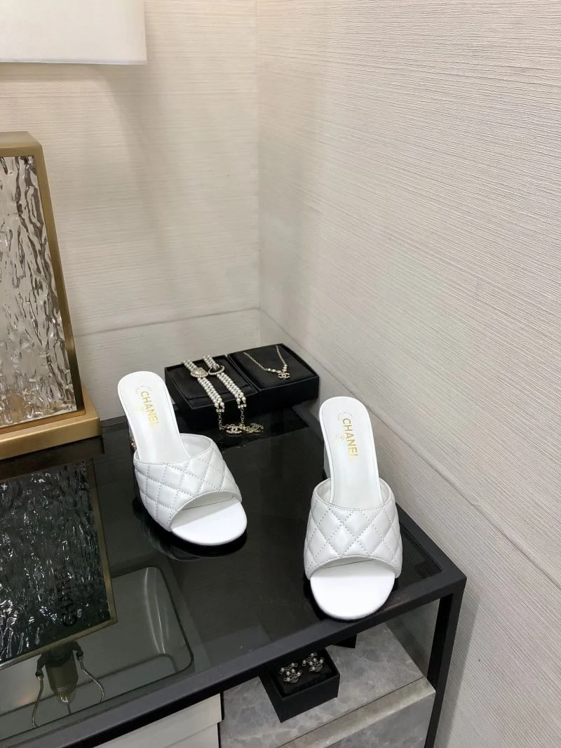 Chanel Slippers Versatile 17436