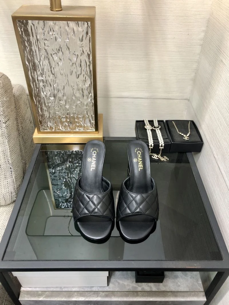 Refined Chanel Slippers 17432