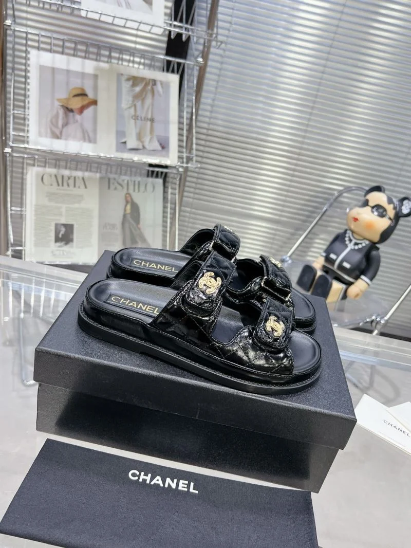 Minimalist Chanel Slippers 17395