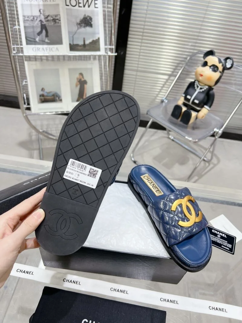 Practical Chanel Slippers 17387