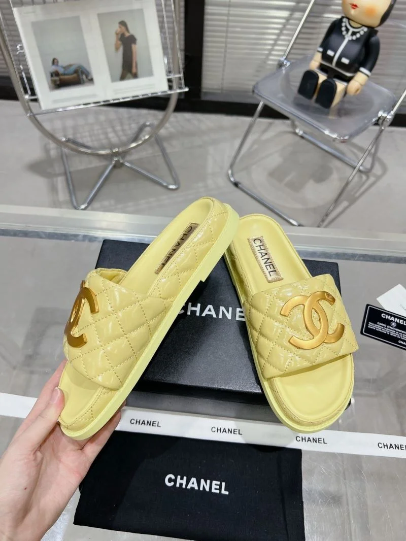 Chanel Slippers Versatile 17397