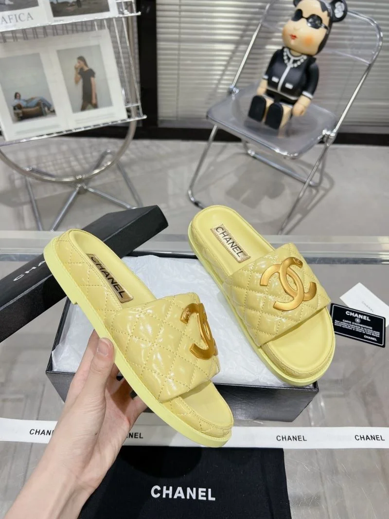 Chanel Slippers Versatile 17397