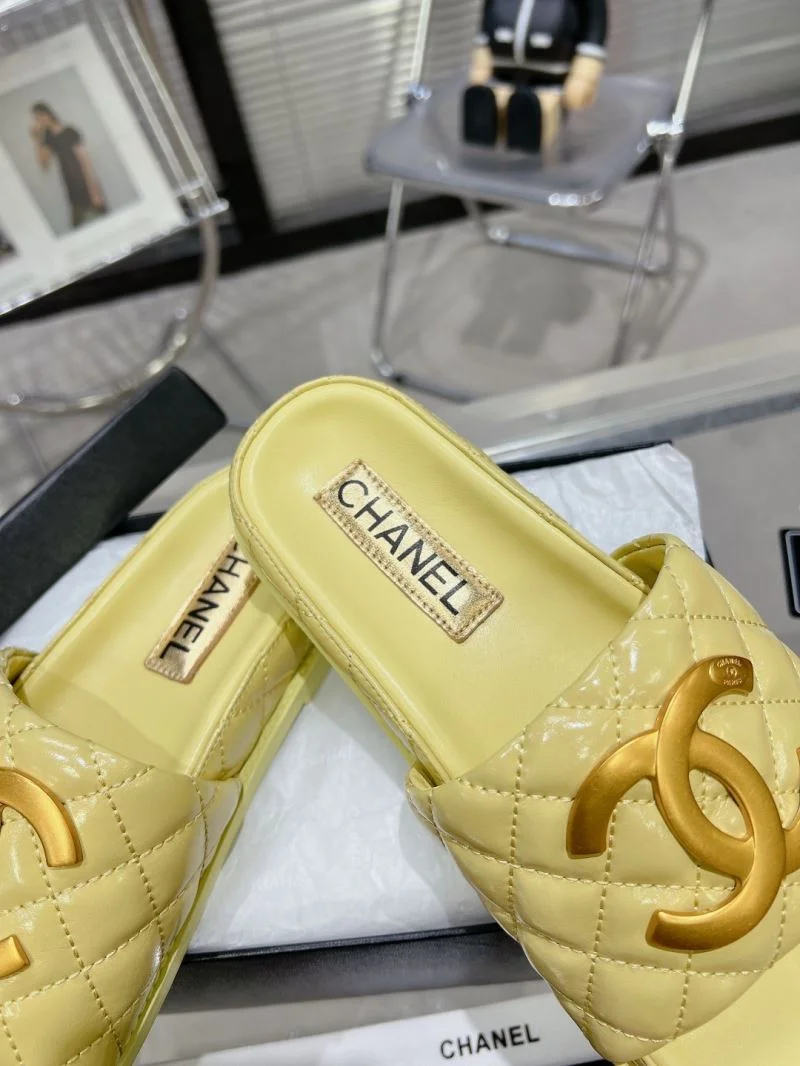Chanel Slippers Versatile 17397